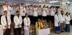 नर्सिंग छात्रों ने ली सेवा की शपथ, समारोह धूमधाम से संपन्न