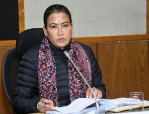 कैबिनेट मंत्री ने सोमेश्वर विधानसभा क्षेत्र के विकास कार्यों की समीक्षा की