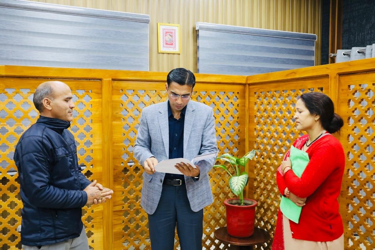 अवैध कब्जे पर जिला प्रशासन की बड़ी कार्रवाई, भूखंड कराया मुक्त