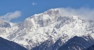 हिमालय का लौटा बर्फीला श्रृंगार, बदले मौसम ने दी राहत की उम्मीद