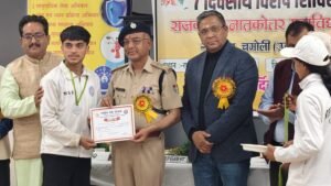 एनएसएस शिविर में एसपी का संबोधन, नशा और साइबर क्राइम से दूर रहने की अपील