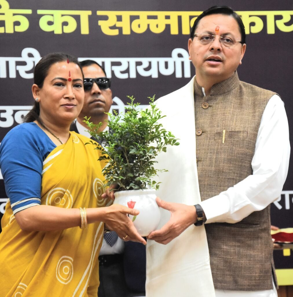 महिला सशक्तिकरण की जीवंत मिसाल वरिष्ठ महिलाओं का सम्मान