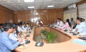 रेखा आर्या ने की एलपीजी सप्लाई की समीक्षा, अधिकारियों को अलर्ट रहने के निर्देश