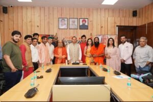 आध्यात्मिकता और मानवता का संदेश देगी फिल्म: सीएम धामी