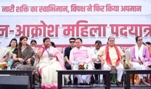 हजारों महिलाओं के साथ सीएम की पदयात्रा, नारी अधिकारों पर जोर