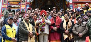 राज्यपाल पहुंचे बदरीनाथ धाम, चारधाम यात्रा व्यवस्थाओं की सराहना की