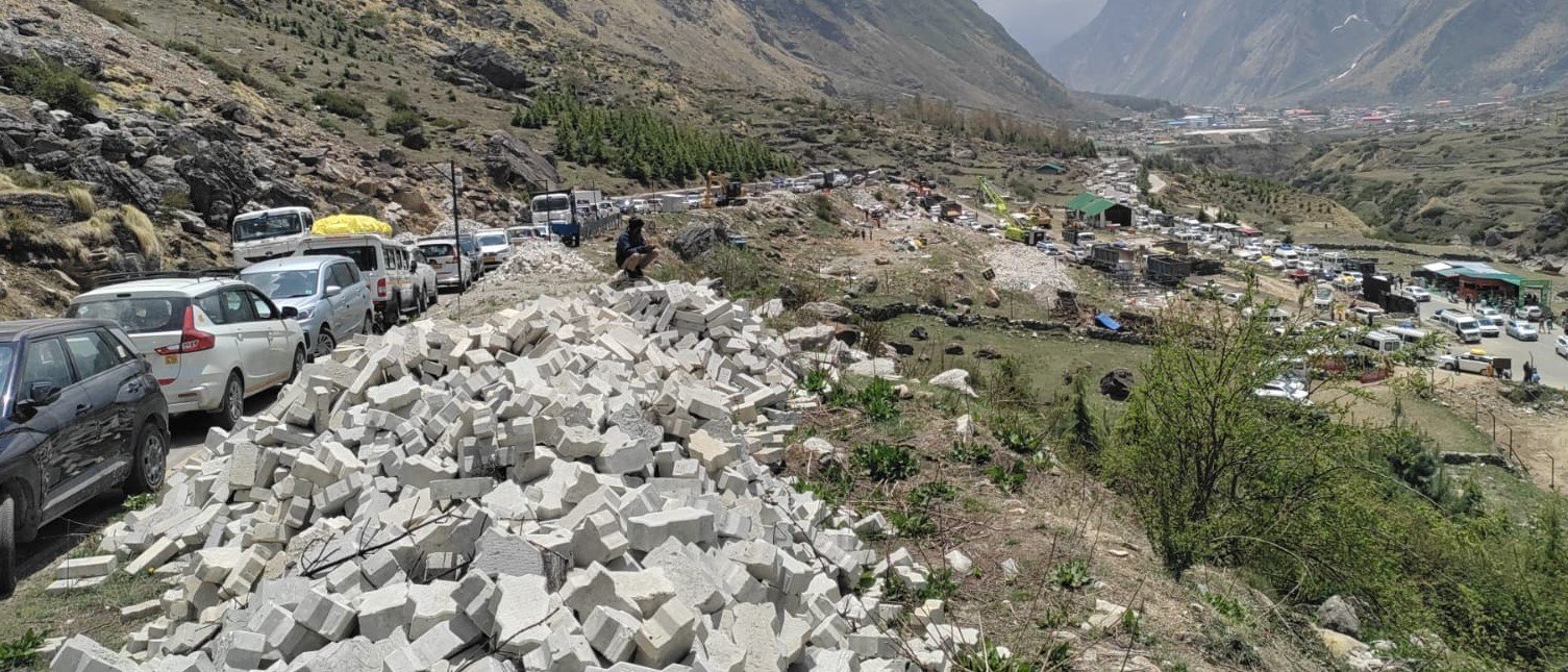 बदरीनाथ धाम में नई पार्किंग व्यवस्था से यातायात हुआ सुचारु