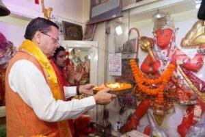 हनुमान मंदिर में सीएम की श्रद्धा, विकास और जनकल्याण की प्रार्थना