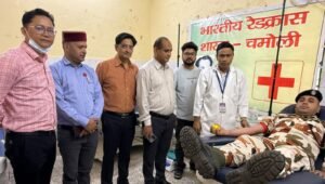विश्व रक्तदाता दिवस पर जरूरतमंदों के लिए आगे आए रक्तदाता