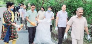 जिला विधिक सेवा प्राधिकरण और पालिका ने चलाया स्वच्छता अभियान