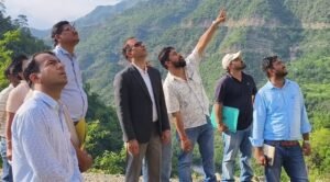 मानसून तैयारियों की समीक्षा, ढीले बोल्डर हटाने के दिए तत्काल निर्देश